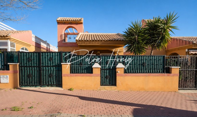 Villa - A Vendre - Torrevieja - Aguas Nuevas