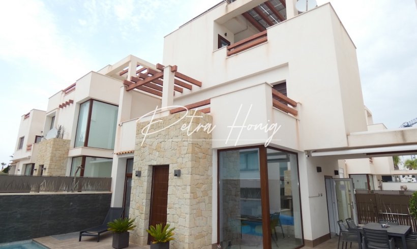 Villa - Commercial rentals - Ciudad Quesada - Pueblo Bravo