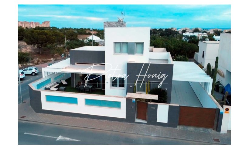 Villa - Resales - Mil Palmeras - BT-73314