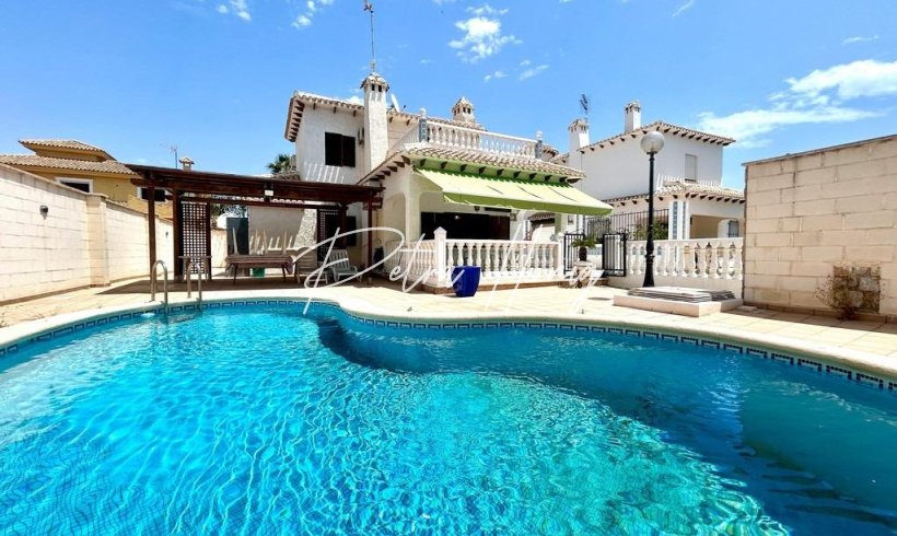 Villa - Resales - Orihuela Costa - La Zenia
