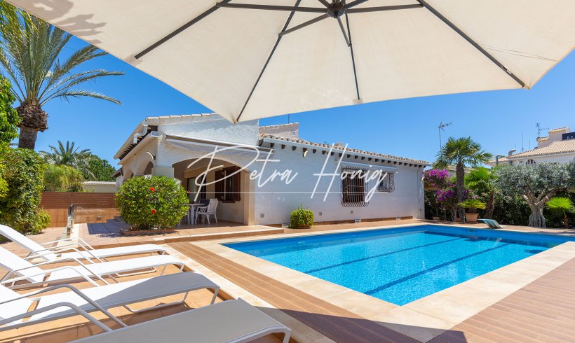 Villa - Resales - Orihuela Costa - Punta Prima