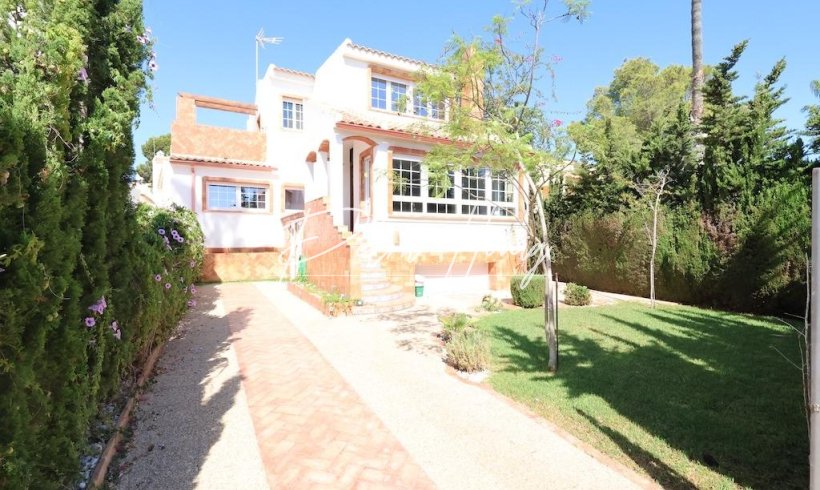 Villa - Resales - Orihuela Costa - Villamartin