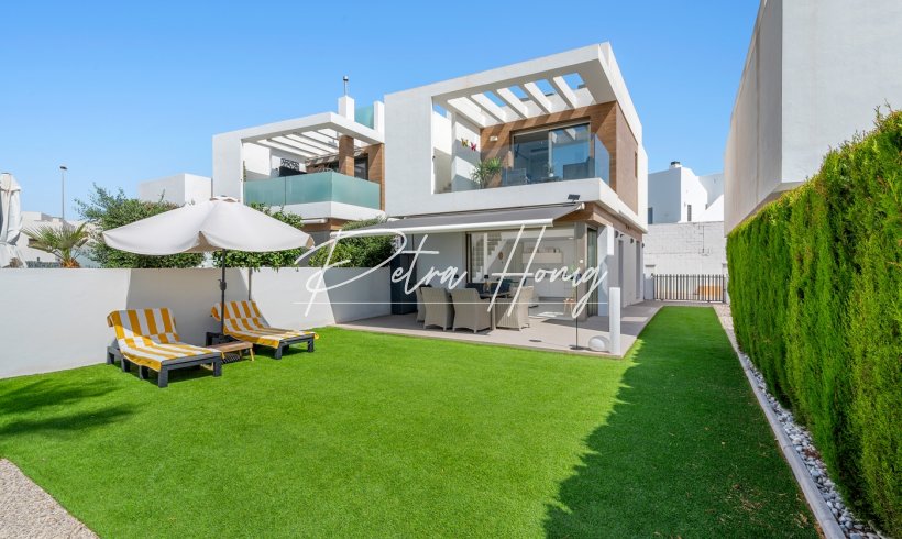 Villa - Resales - Orihuela Costa - Villamartin
