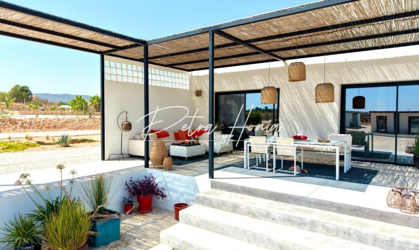 Villa - Resales - Other areas - Pinoso