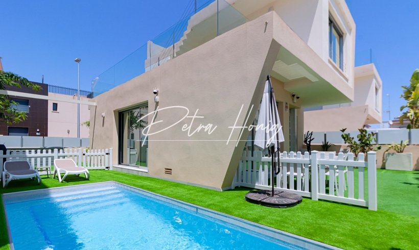 Villa - Resales - Pilar de La Horadada - Pueblo Latino