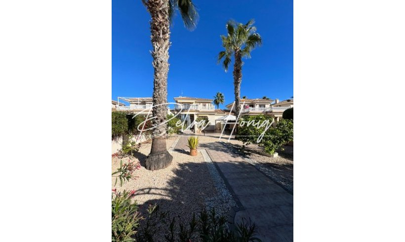 Villa - Resales - Villamartin - 321