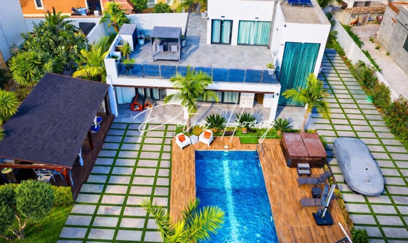 Вилла - Sale - Torrevieja - Los Balcones