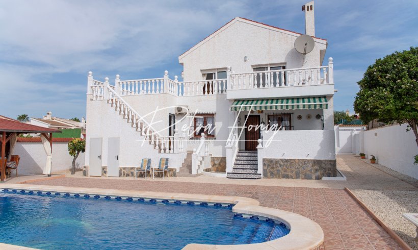 Villa - Til Salgs - Ciudad Quesada - 347