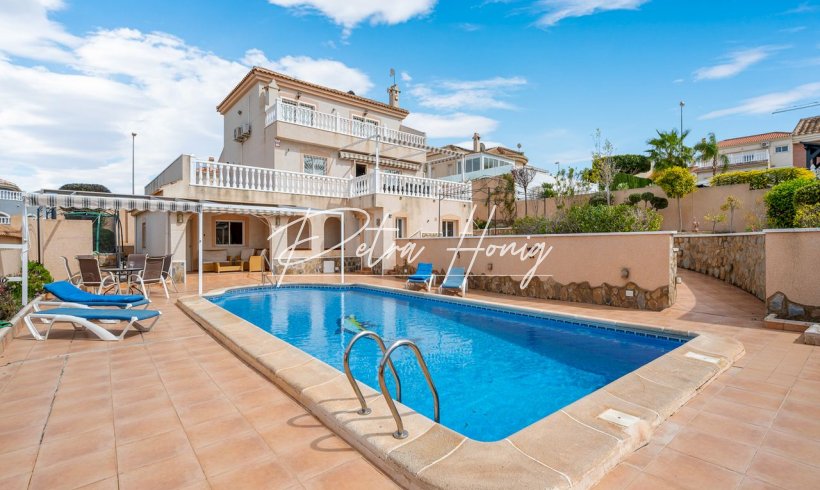 Villa - Til Salgs - Ciudad Quesada - GS-47840