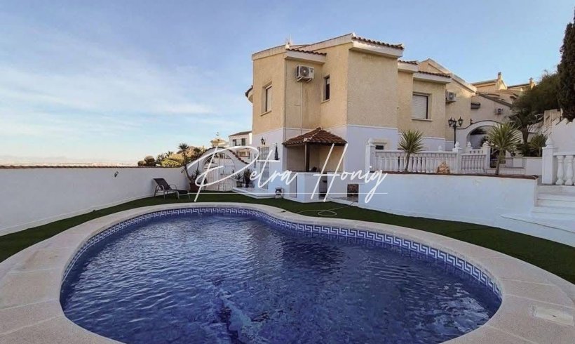 Villa - Til Salgs - Ciudad Quesada - La Marquesa Golf