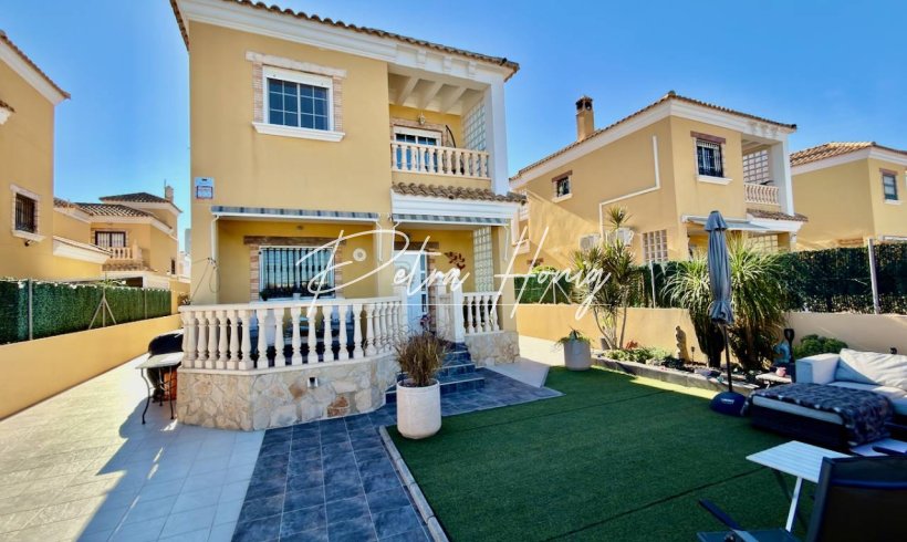 Villa - Til Salgs - El Raso - El Raso, Guardamar