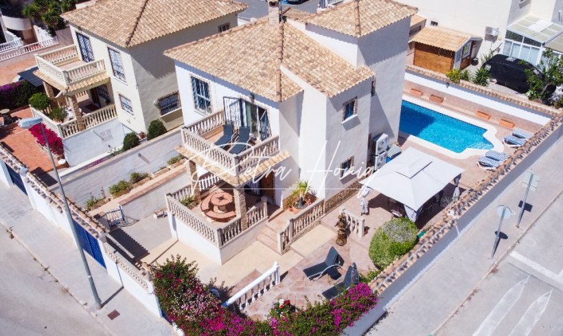 Villa - Til Salgs - Punta Prima - OC-61215