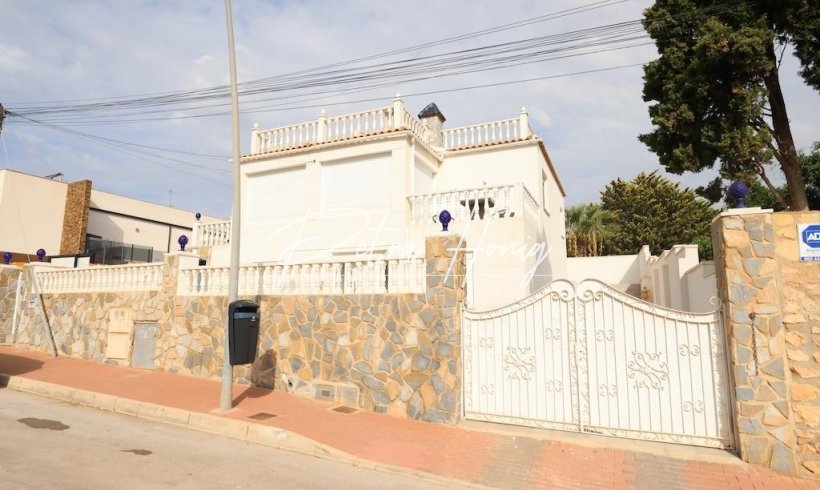 Villa - Til Salgs - Torrevieja - Los Balcones - Los Altos del Edén