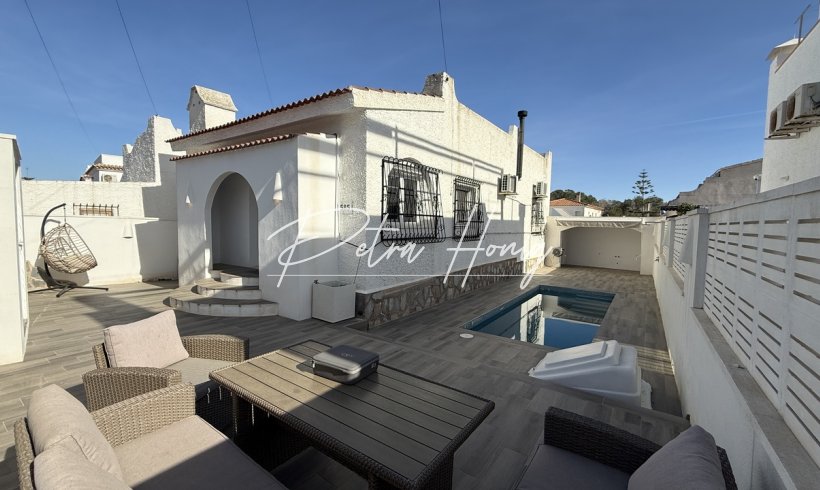 Villa - Til Salgs - Villamartin - Villamartin