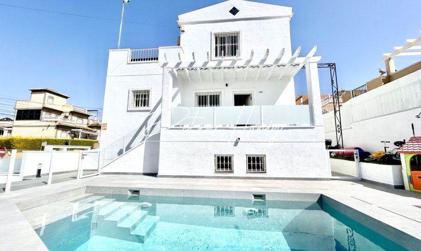 Villa - Til Salgs - Villamartin - Villamartin