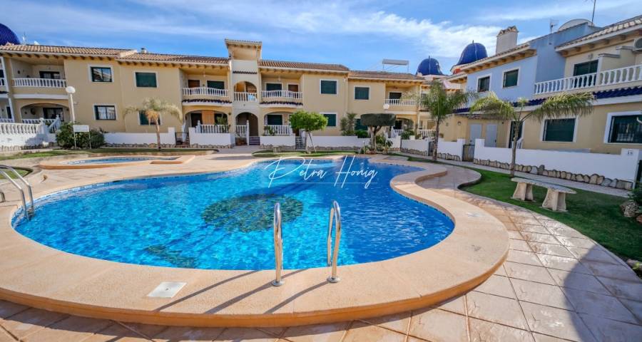 Rækkehus til salg i Doña Pepa: Oplev charmen ved at bo i Ciudad Quesada