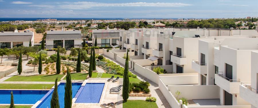 Inmobiliaria en Villamartin, una de las tres oficinas de Petra Honig