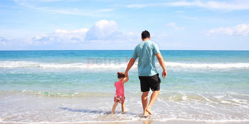 Wenn Sie den Strand und das Golfen genießen möchten, sind unsere neu gebauten Häuser zum Verkauf in Orihuela Costa die beste Option