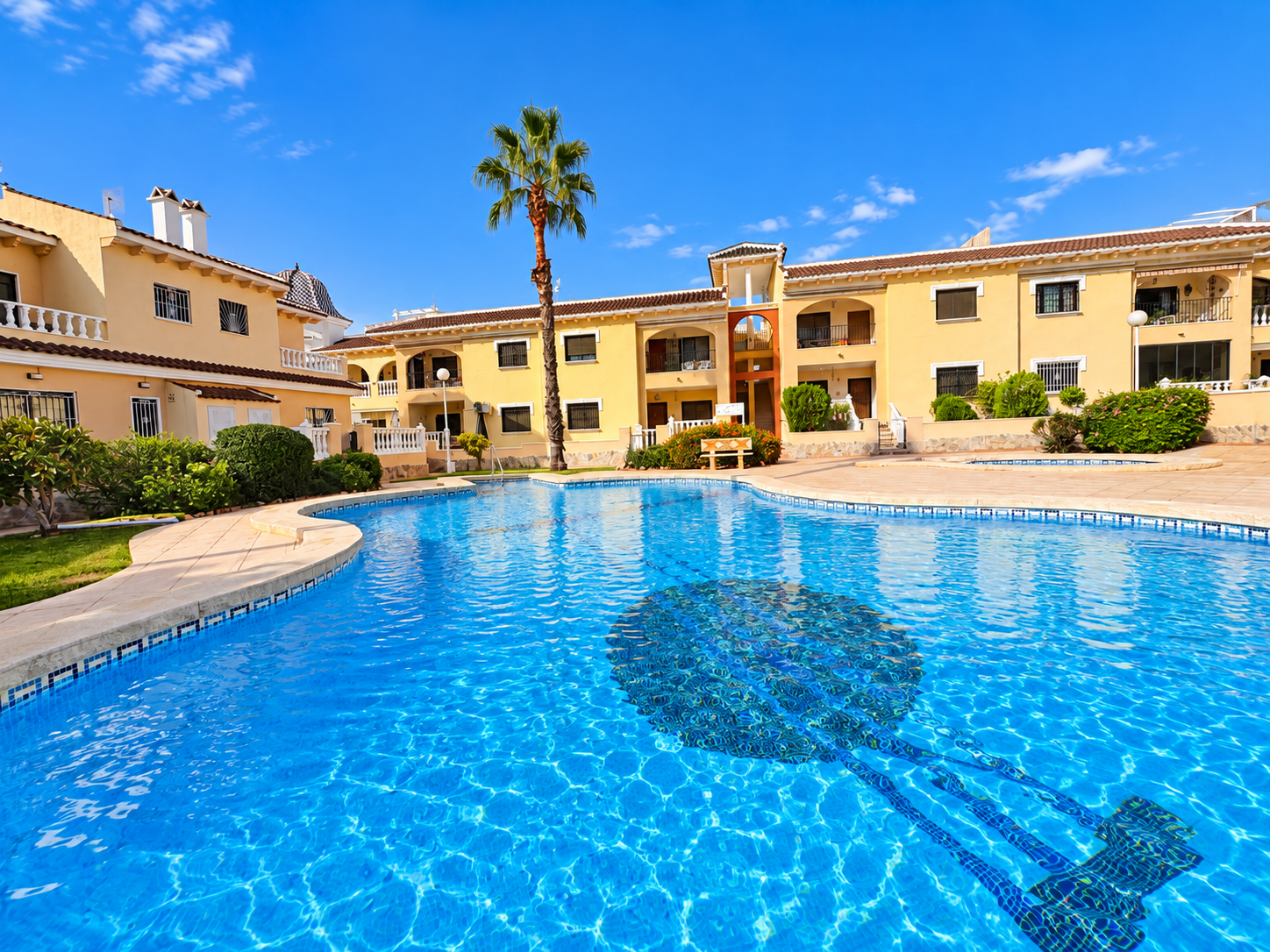 Apartment in Dona Pepa - Image 2