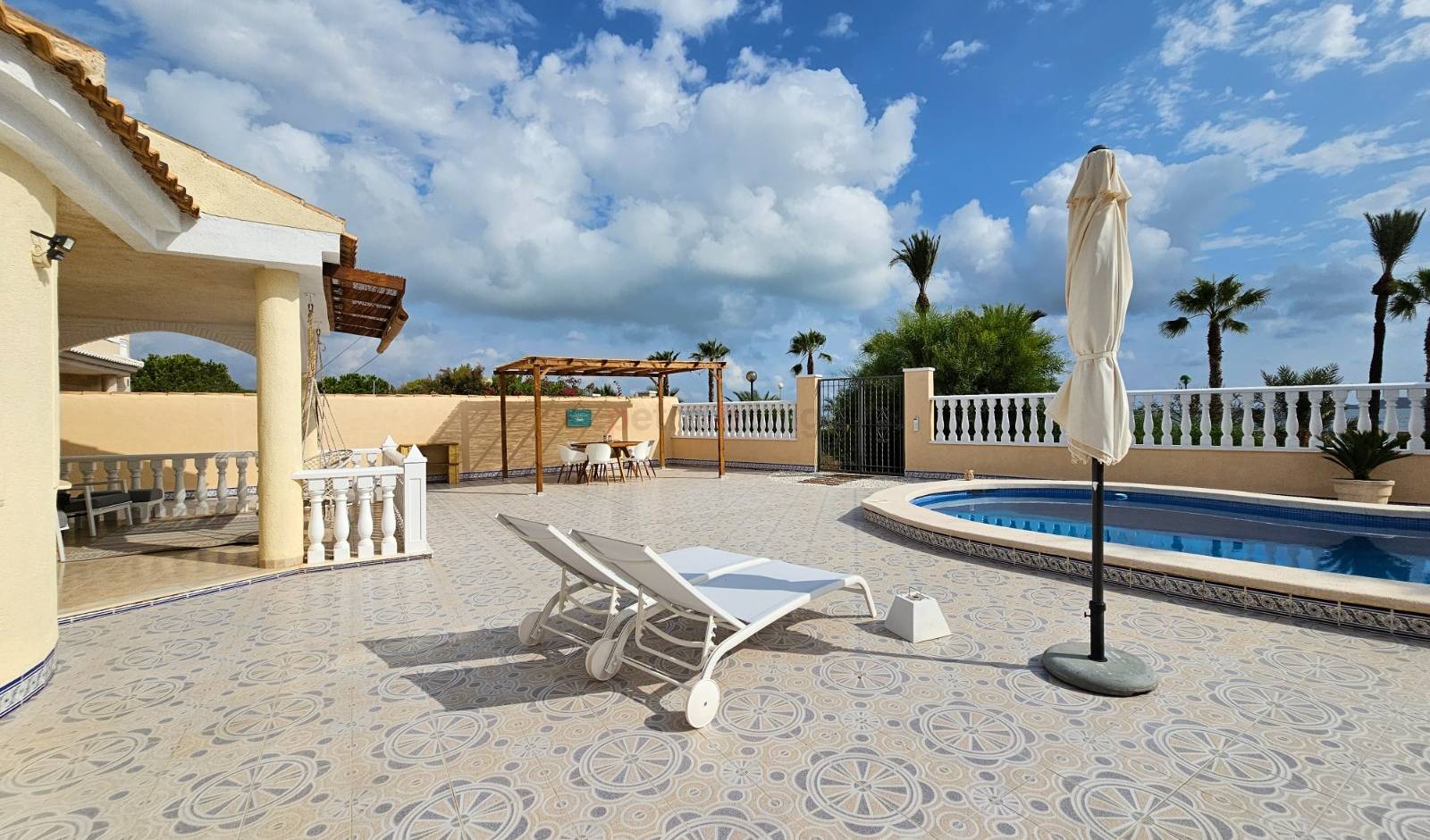 Resales - Villa - Other areas - ESTRELLA DE MAR