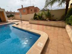 Resales - Villa - Torrevieja Centro - Torrevieja