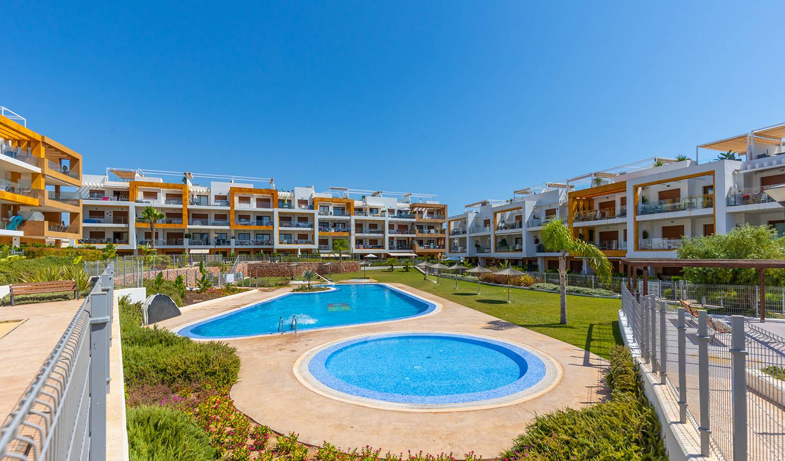 Sale -  квартира - Orihuela Costa - Villamartin