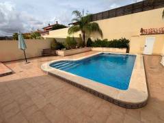 Resales - Villa - Torrevieja Centro - Torrevieja