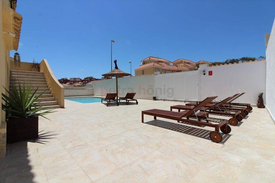 Resales - Villa - Villamartin