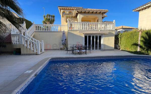 Villa - A Vendre - La Zenia - La Zenia