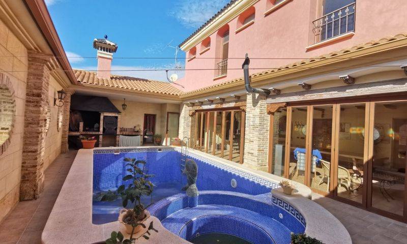 Resales - Villa - 