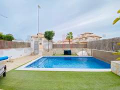 Gebrauchtobjekte - Einfamilienhaus - Orihuela Costa - Montezenia