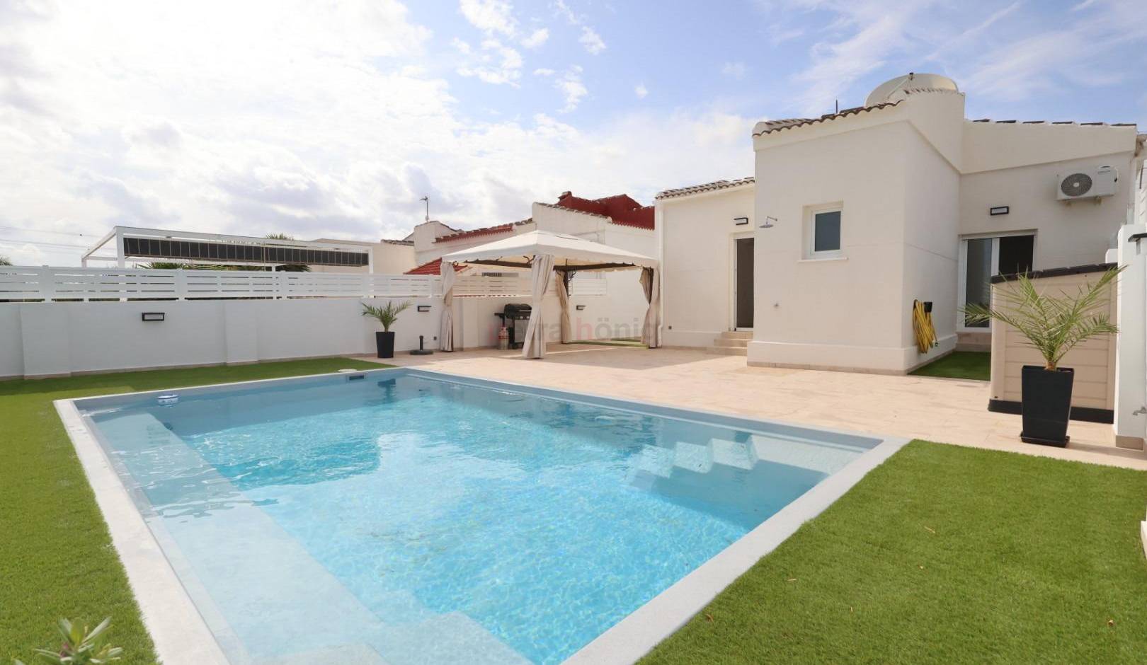 Sale - Вилла - Torrevieja - San Luis