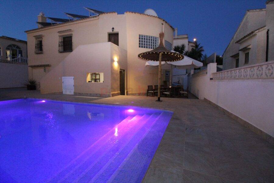 A Vendre - Villa - Villamartin