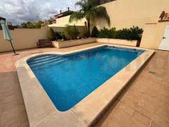 Resales - Villa - Torrevieja Centro - Torrevieja