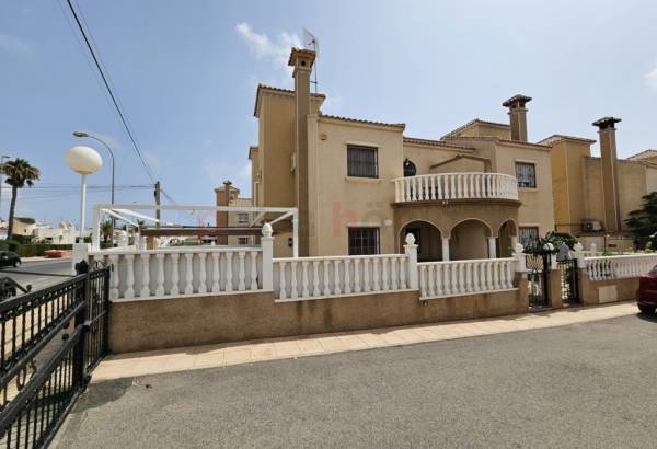 Einfamilienhaus - Gebrauchtobjekte - Orihuela Costa - Orihuela costa