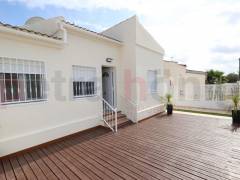 Sale - Вилла - Torrevieja - San Luis