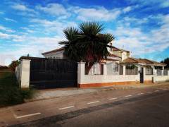 Resales - Villa - Other areas - Town Center