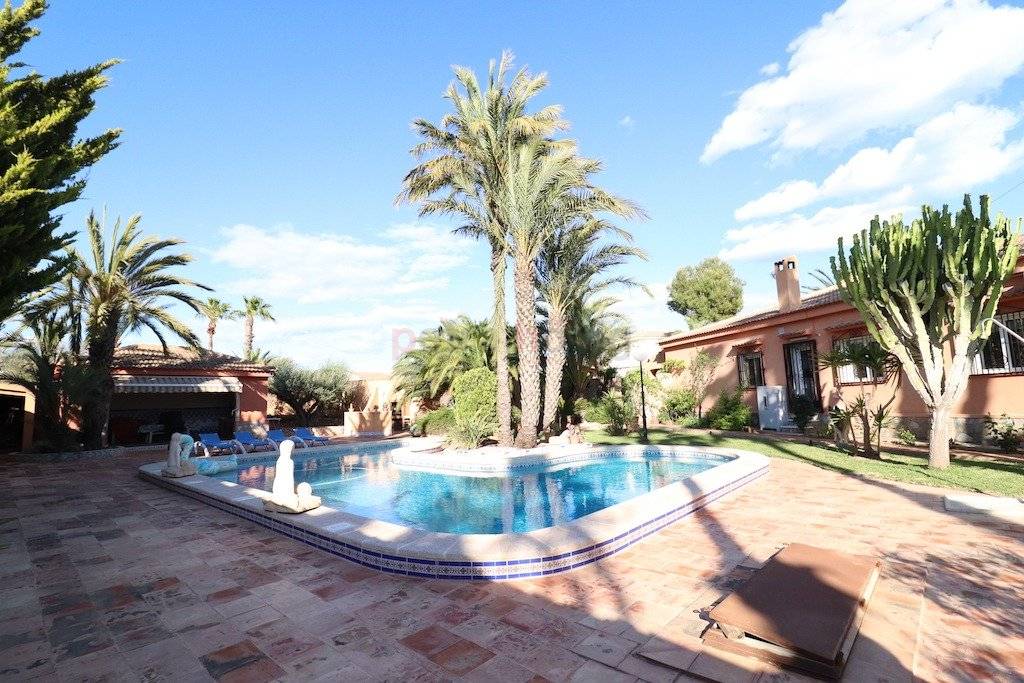 Resales - Villa - Torrevieja - El Chaparral