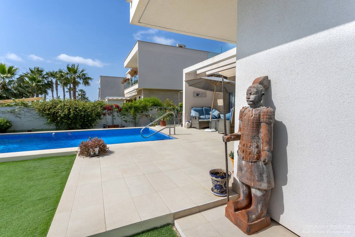 Resales - Villa - Orihuela Costa - Vistabella golf