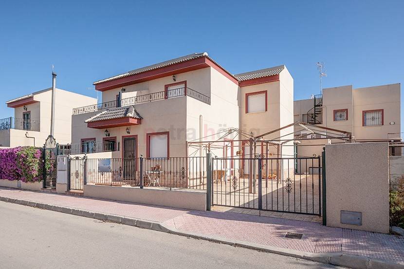 A Vendre - Villa - Daya Nueva