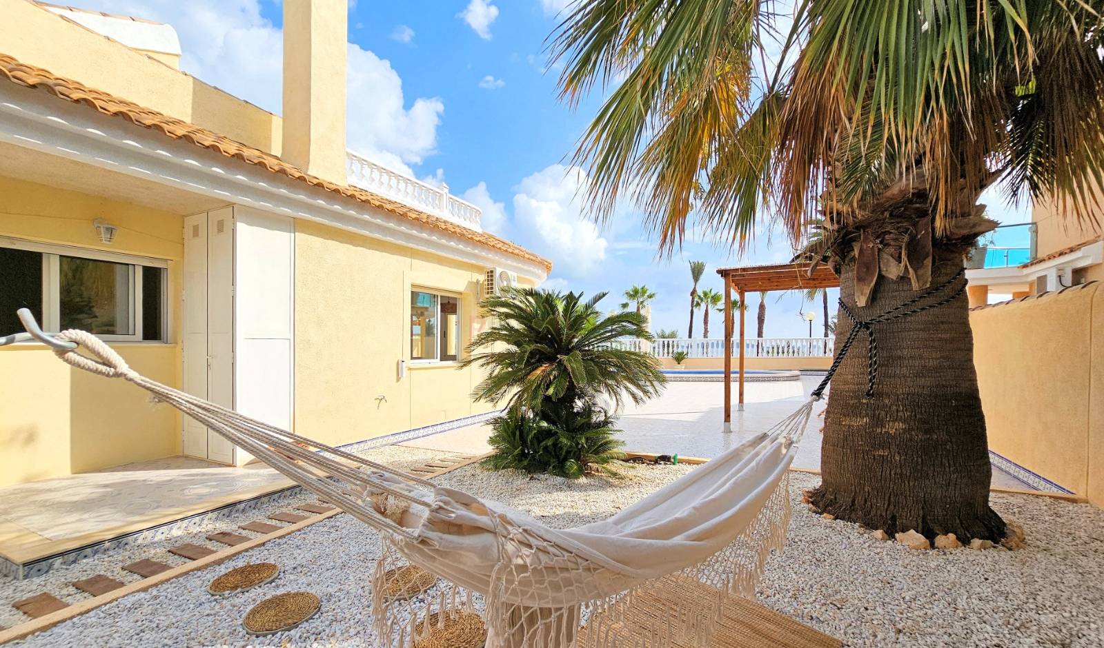 Resales - Villa - Other areas - ESTRELLA DE MAR