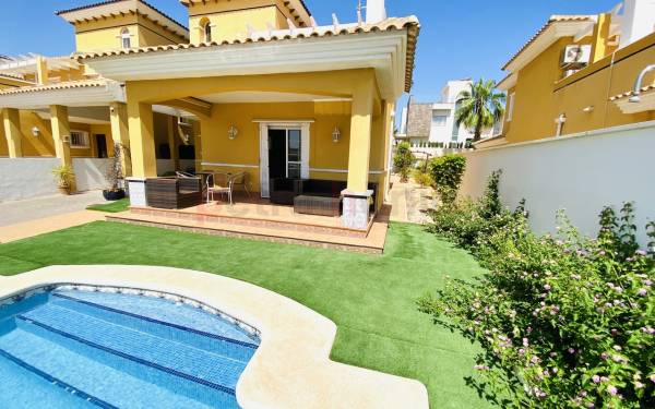 Villa - A Vendre - La Zenia - La Zenia