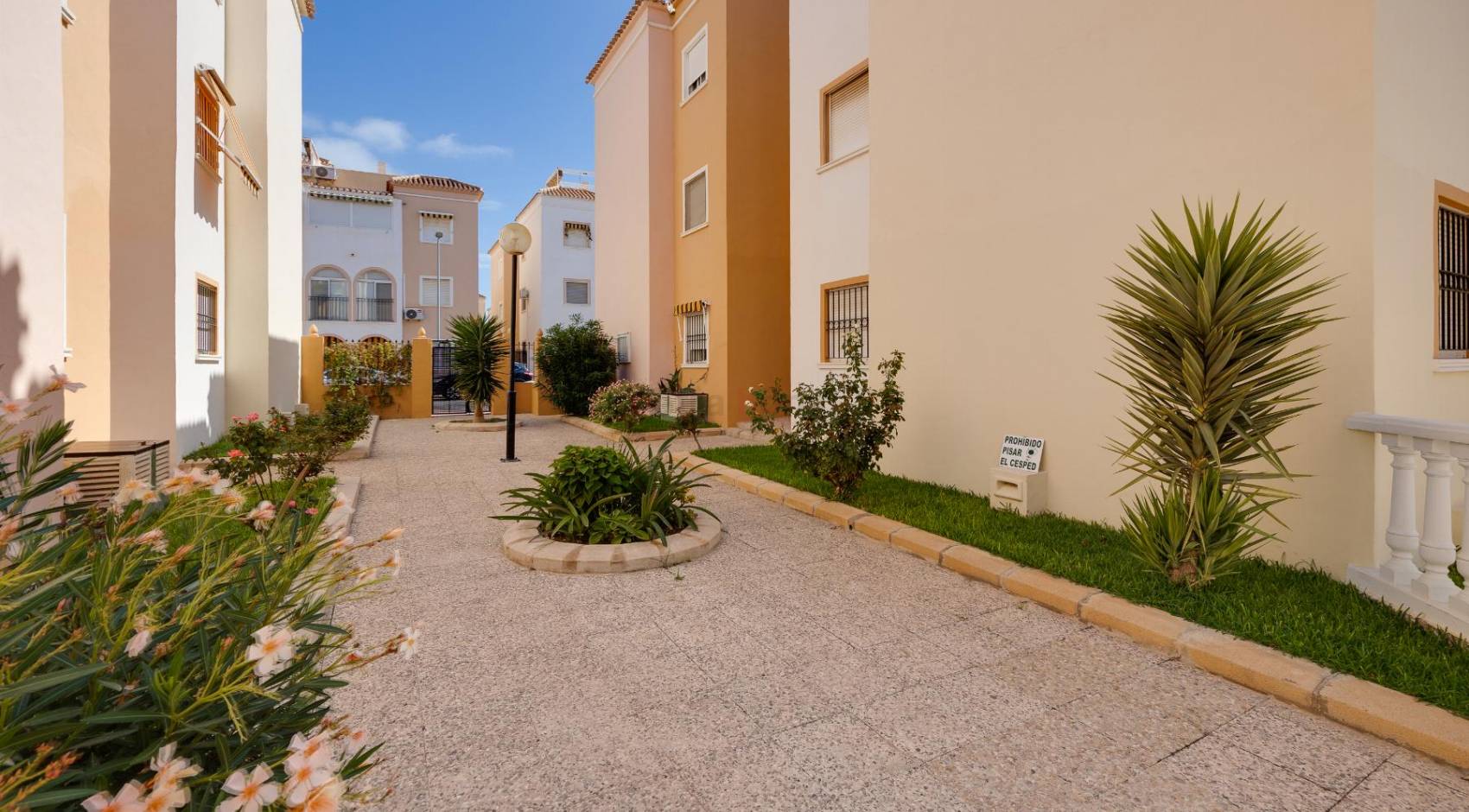 Resales - Bungalow - Torrevieja - Playa De Los Náufragos