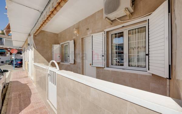 Bungalow - Resales - Torrevieja - Playa de La Acequion