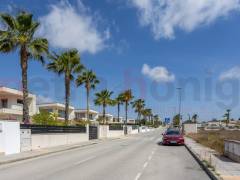 Resales - Villa - Orihuela Costa - Vistabella golf