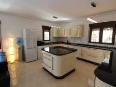 Resales - Villa - Villamartin