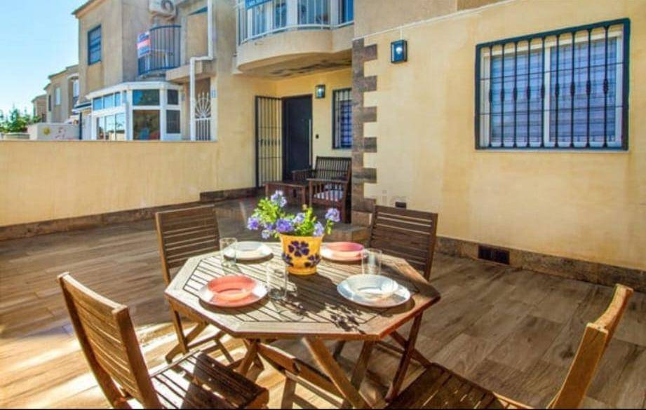 Resales - Villa - Torrevieja - La Siesta