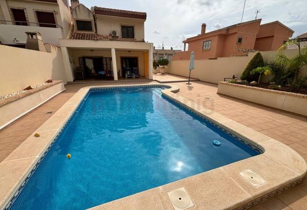 Villa - A Vendre - Torrevieja Centro - Torrevieja