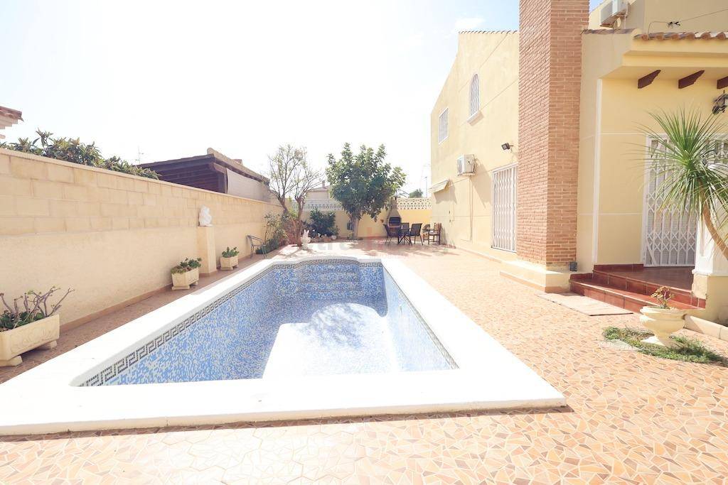 Resales - Villa - Orihuela Costa - Playa Flamenca