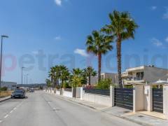 Resales - Villa - Orihuela Costa - Vistabella golf